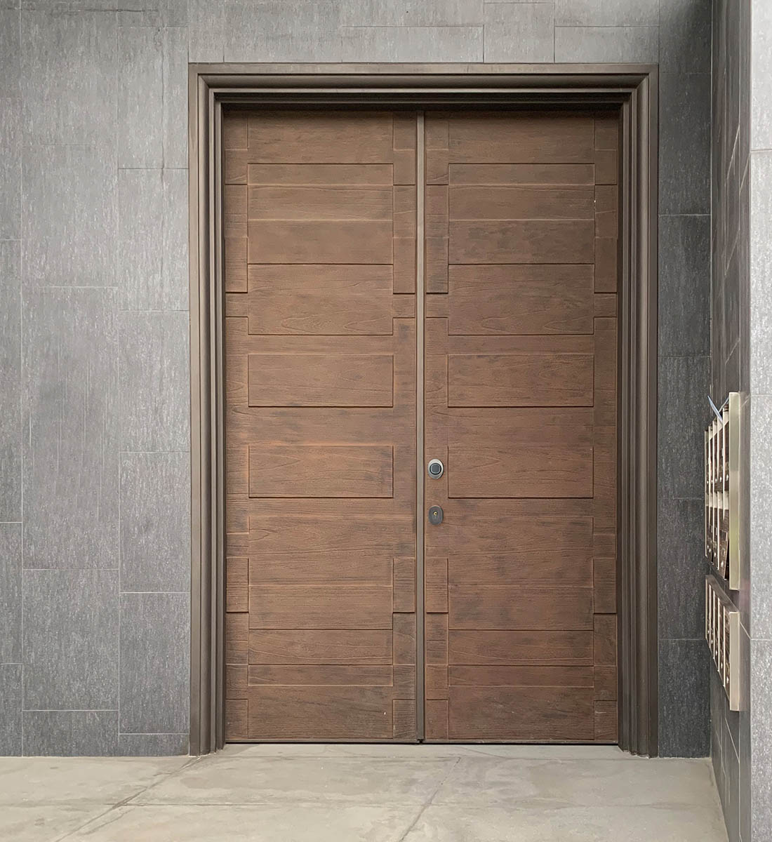 双开木颜铸造门订制加高