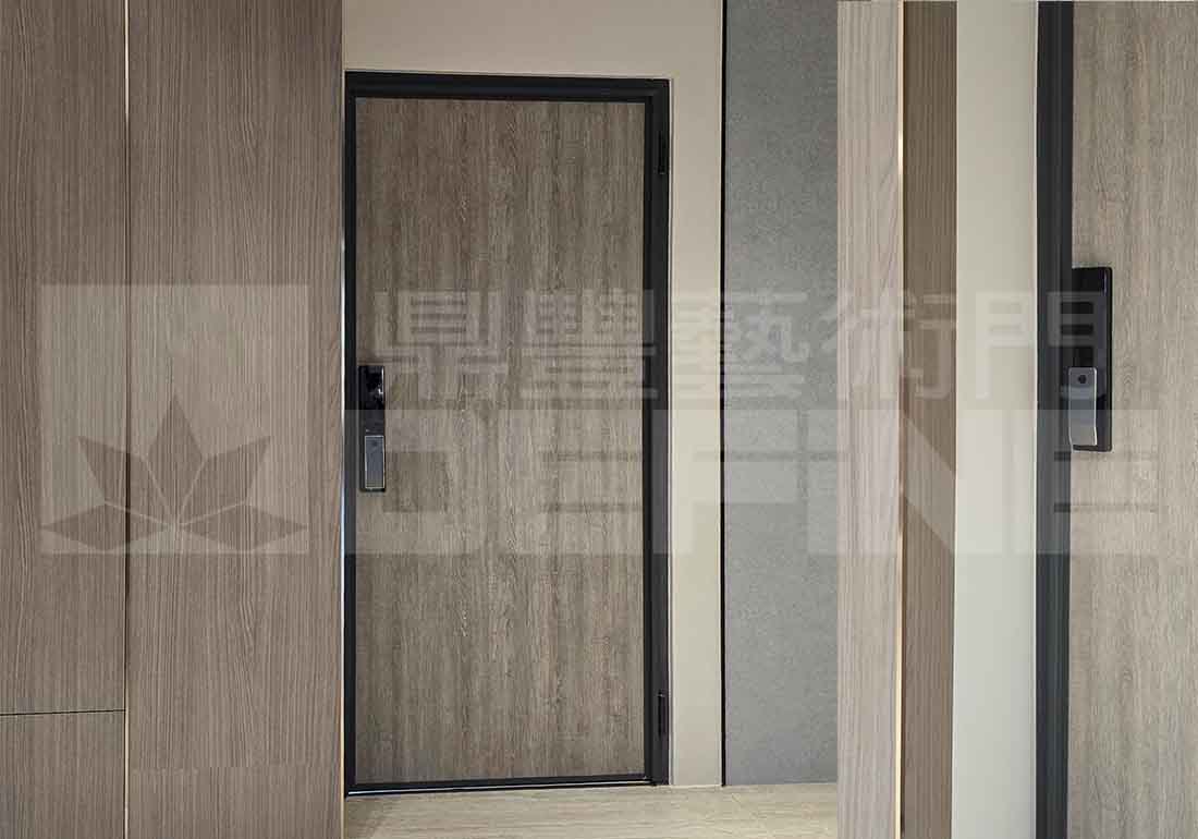 晨霧橡木玄關門